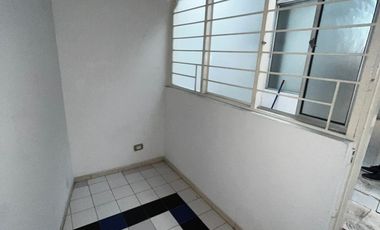 casa en arriendo en la riviera. Cod A3449