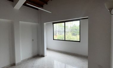 casa en arriendo en la riviera. Cod A3449