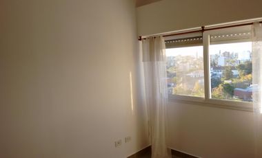 Campana - Excelente Departamento Duplex 7 piso. Vista, luz.