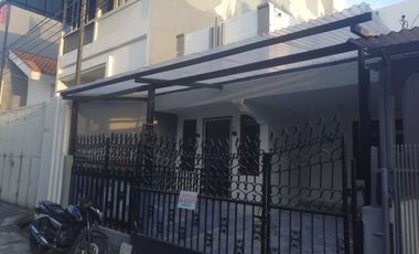 Rumah disewakan "Baru Renovasi"