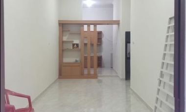 Rumah disewakan "Baru Renovasi"