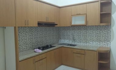 Rumah disewakan "Baru Renovasi"