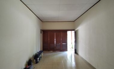 Town House di Cipete Dilengkapi Private Pool & Kondisi Semi Furnished HSE-A0535