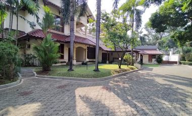 Town House di Cipete Dilengkapi Private Pool & Kondisi Semi Furnished HSE-A0535
