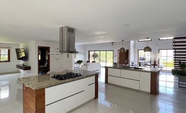 casa campestre en arriendo en la mina. Cod A9433133