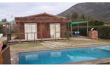 Linda Parcela con 4 cabañas 2 piscinas en Olmué