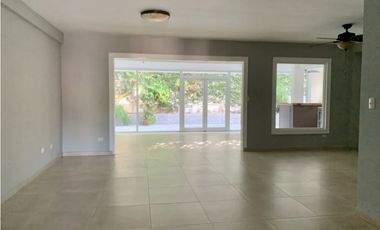 SE VENDE HERMOSA CASA EN LA ALAMEDA