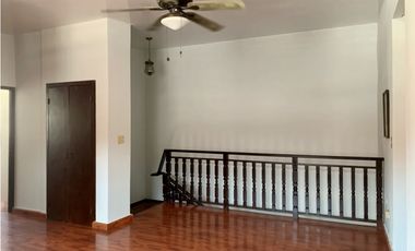 SE VENDE HERMOSA CASA EN LA ALAMEDA