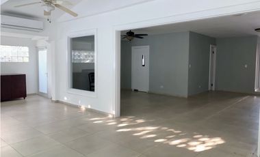 SE VENDE HERMOSA CASA EN LA ALAMEDA