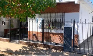 VENTA DE 2 CASAS EN MERLO