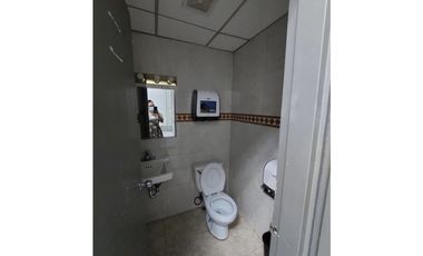 Se Alquila Excelente Local calle 50 17---- Mts $5,000,oo+Itbms