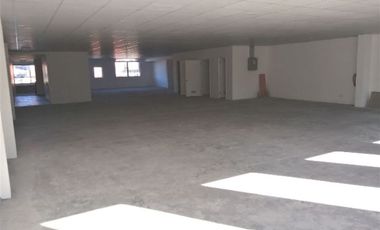 Local Comercial en Arriendo en Camilo Henríquez entre Vicente Reyes y Pedro de Valdivia