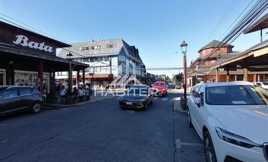 Local Comercial en Arriendo en Camilo Henríquez entre Vicente Reyes y Pedro de Valdivia