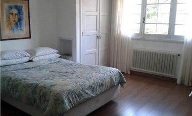 Chalet cuatro ambientes. Paunero 2200. Mar del Plata. Venta.