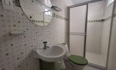 apartamento en arriendo en los robles. Cod A6056404