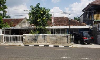 Tanah Istimewa Bonus Rumah Klasik Jalan Raya Utama Melati Baciro Jogja