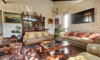 ALTO LAS CONDES- IMPECABLE - RENOVADA - TALLER INDEPENDIENTE