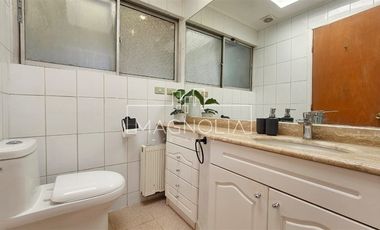 ALTO LAS CONDES- IMPECABLE - RENOVADA - TALLER INDEPENDIENTE
