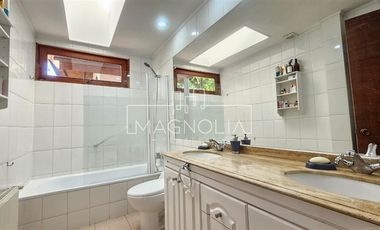 ALTO LAS CONDES- IMPECABLE - RENOVADA - TALLER INDEPENDIENTE