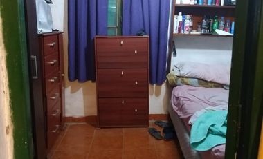 Casa sobre terreno de 10x30, en Merlo calle Mármol, total: U$S 65.000