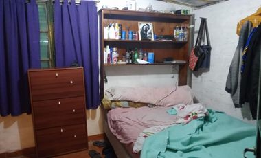 Casa sobre terreno de 10x30, en Merlo calle Mármol, total: U$S 65.000