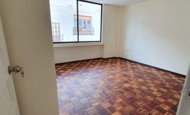 Vendo departamento central en Loja