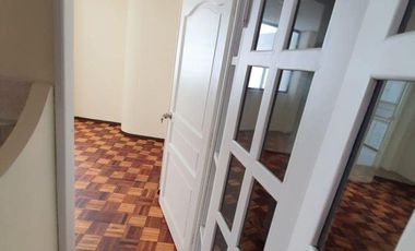 Vendo departamento central en Loja