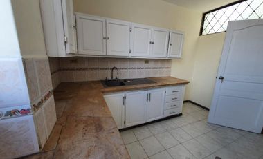 Vendo departamento central en Loja