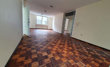 Vendo departamento central en Loja