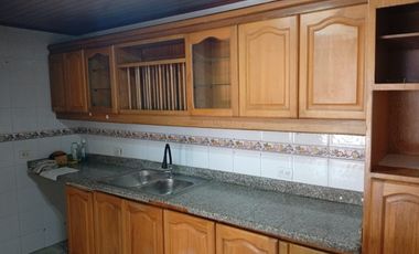 casa en venta en urb. almenares de la merced. Cod V120256