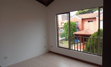 casa en venta en urb. almenares de la merced. Cod V120256
