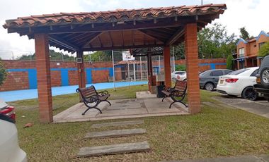 casa en venta en urb. almenares de la merced. Cod V120256