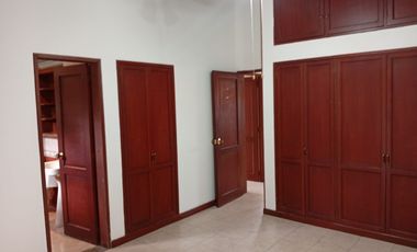 casa en venta en urb. almenares de la merced. Cod V120256