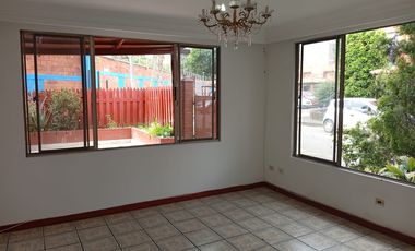 casa en venta en urb. almenares de la merced. Cod V120256