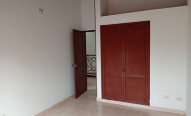 casa en venta en urb. almenares de la merced. Cod V120256