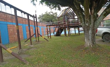 casa en venta en urb. almenares de la merced. Cod V120256