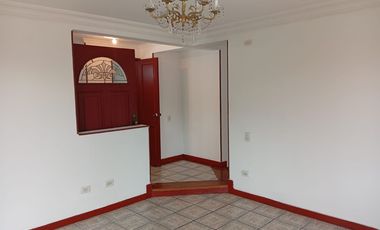 casa en venta en urb. almenares de la merced. Cod V120256