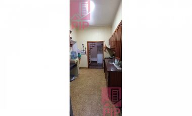 Casa  en Venta El Palomar / Moron (B110 755)
