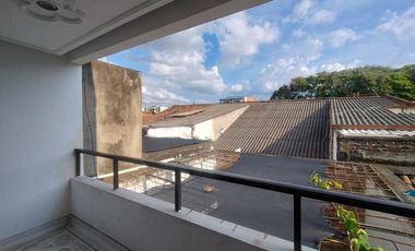 casa en arriendo en urbanización la flora. Cod A3479