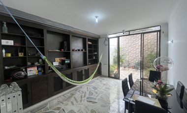 casa en arriendo en urbanización la flora. Cod A3479