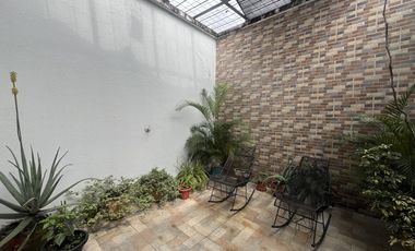 casa en arriendo en urbanización la flora. Cod A3479