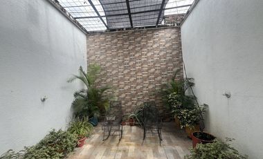 casa en arriendo en urbanización la flora. Cod A3479