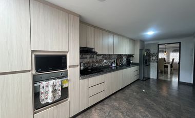 casa en arriendo en urbanización la flora. Cod A3479