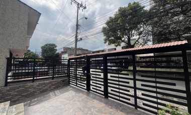 casa en arriendo en urbanización la flora. Cod A3479