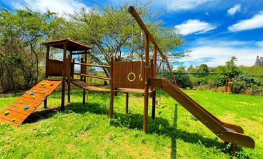Vendo terreno dentro de urbanización 1017m2, sector Tumbaco.