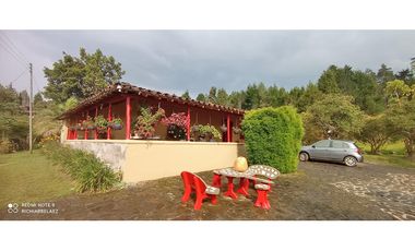 Finca en hermoso lote plano en Guarne Vereda Los Molinos / Los Mejía