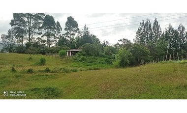 Finca en hermoso lote plano en Guarne Vereda Los Molinos / Los Mejía