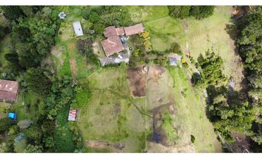 Finca en hermoso lote plano en Guarne Vereda Los Molinos / Los Mejía