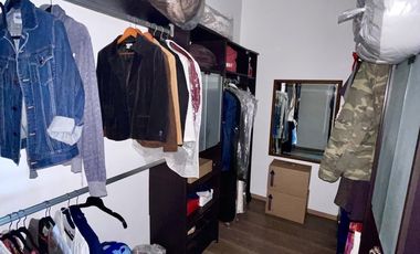 SURPONIENTE EN JARDINES DEL LAGO DE UNA PLANTA