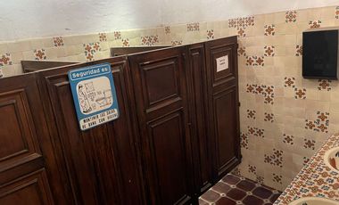 Suntuosa mansión histórica estilo colonial ubicada en el primer cuadro!